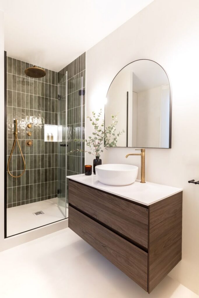 Quelques conseils pour une salle de bain facile à nettoyer salle de bain bejmat vert